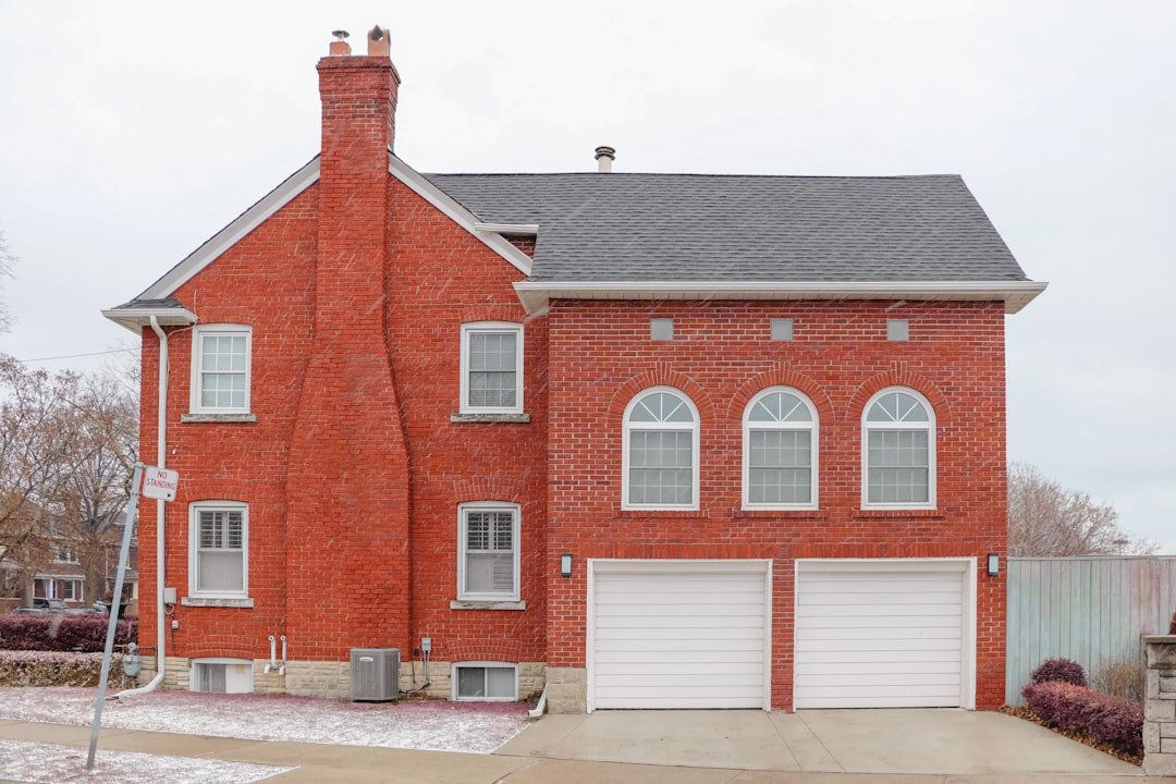 brown-and-white-2-storey-house-ib-zdvealgg